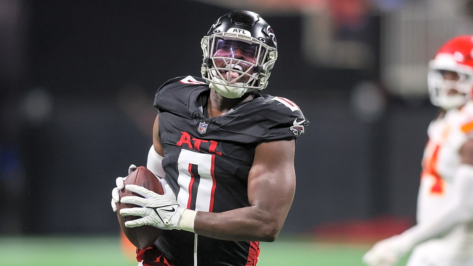 Titans OLB Lorenzo Carter Retiring From NFL