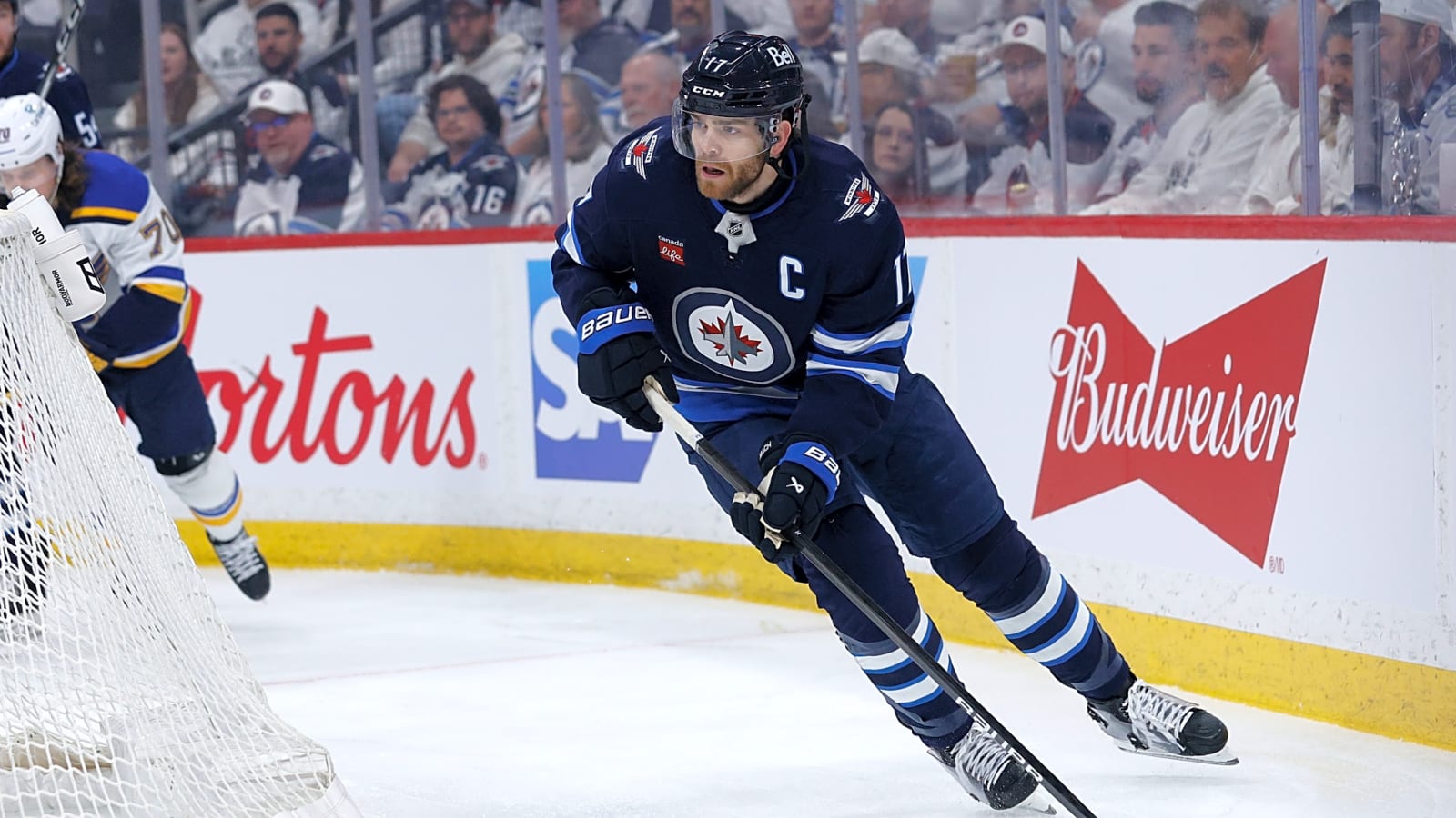 Re-signing team captain top priority for Jets