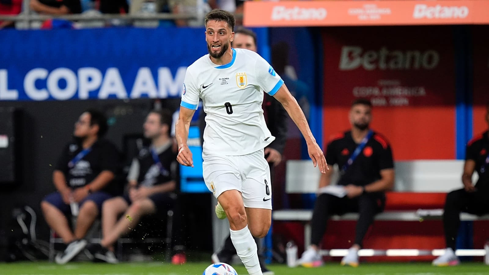 Tottenham ‘have to close’ new deal for midfield star quickly – Wenham