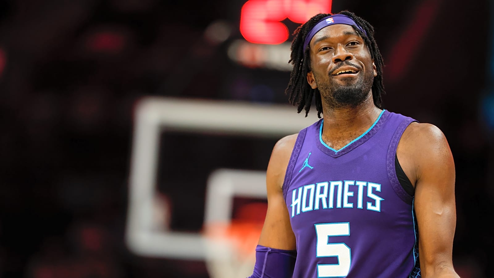 Mark Williams gets traded to Western Conference team