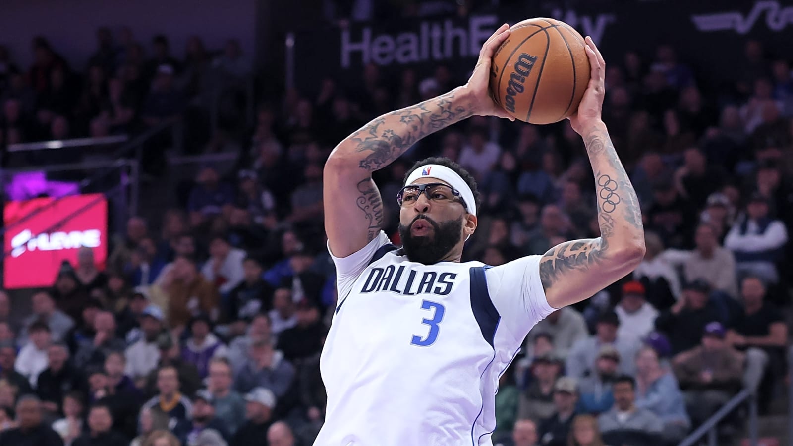 Mavericks’ Anthony Davis not pushing for trade