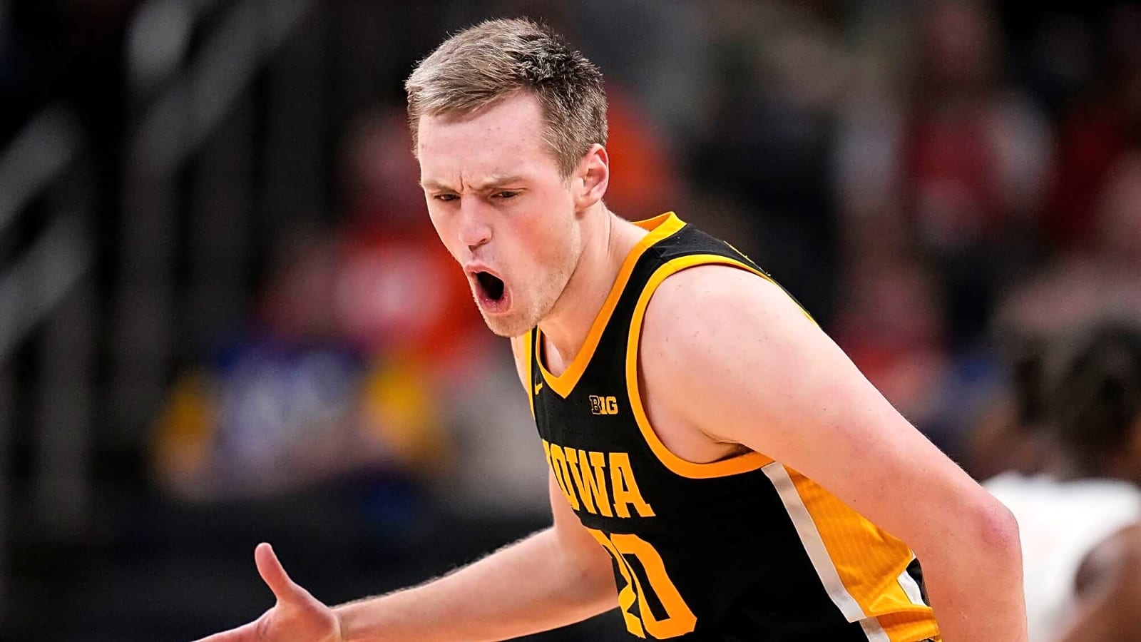 Thunder to sign Iowa standout