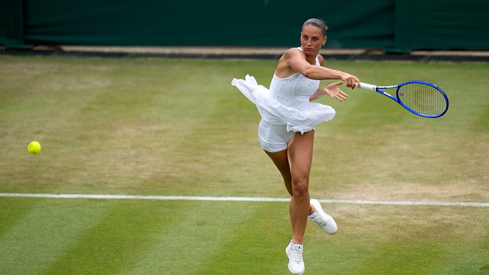 marta kostyuk green dress Love Match: Marta Kostyuk