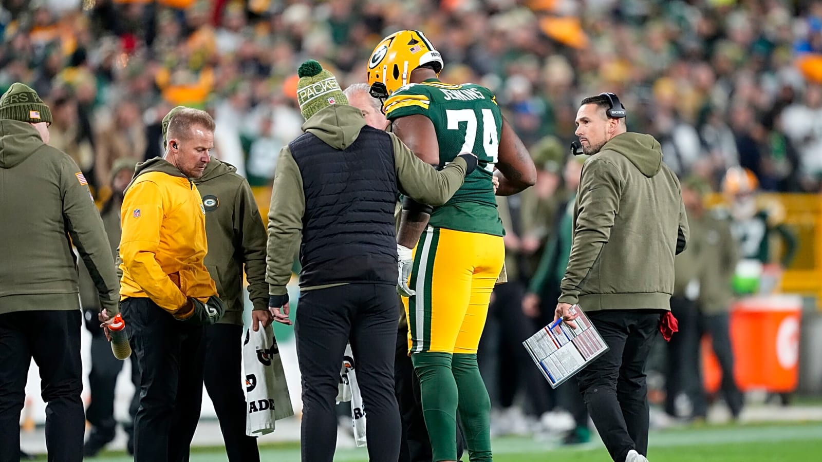 Packers C Elgton Jenkins suffers lower leg fracture