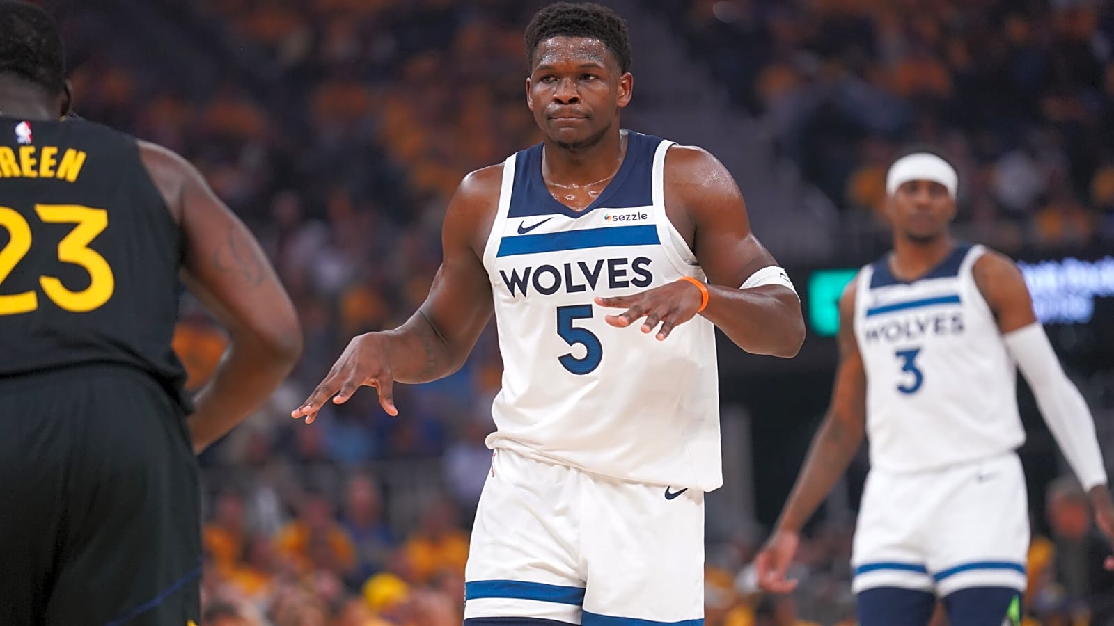 Timberwolves take control of Game 4 with massive third-quarter run