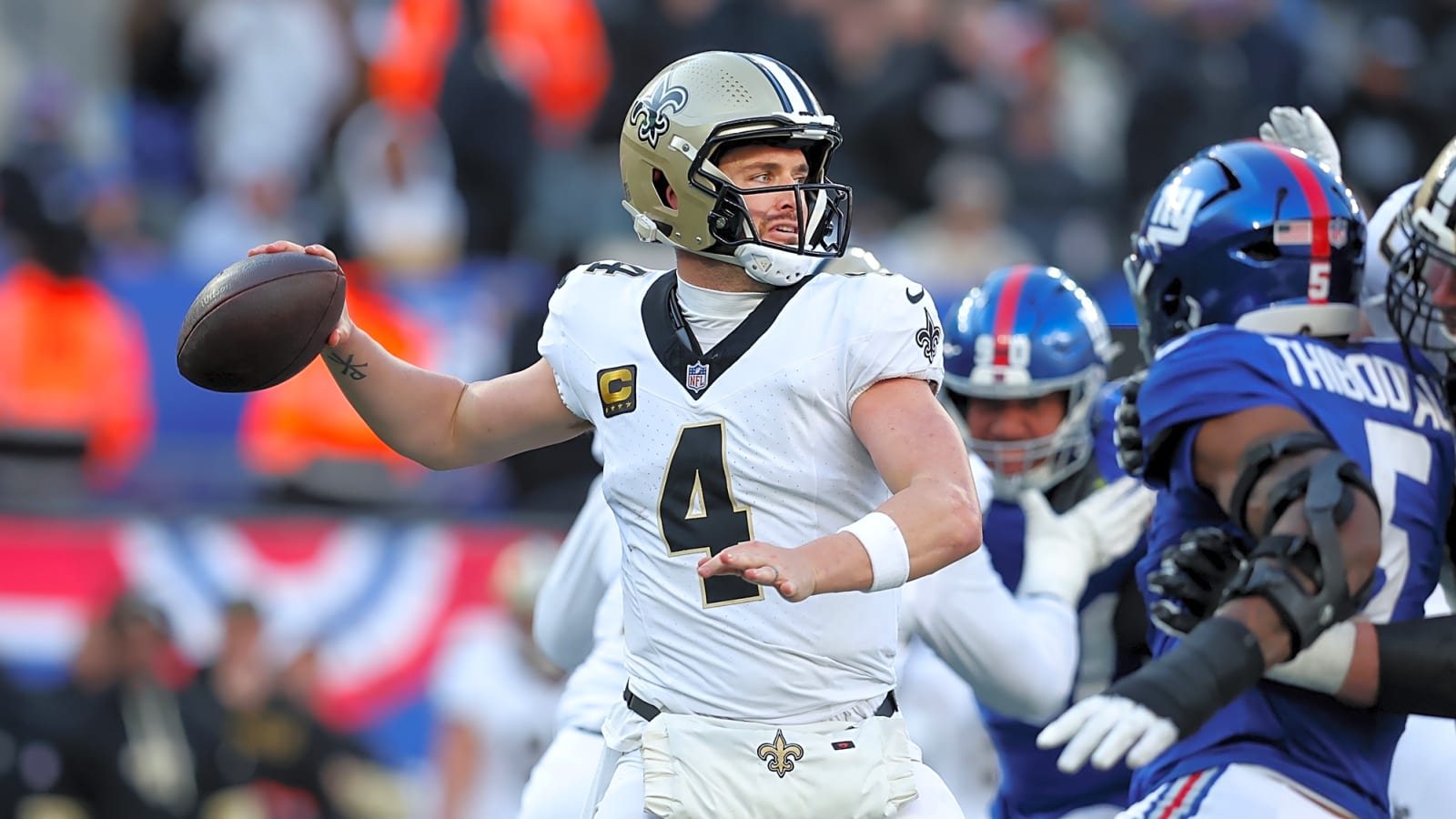 Derek Carr Still Not Drawing Interest