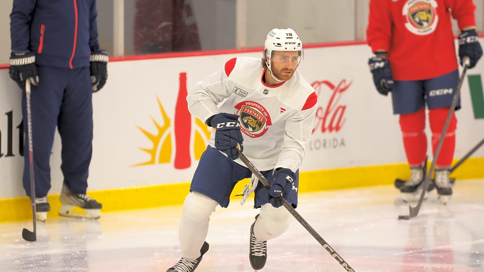 Panthers sign Noah Gregor to one-year contract