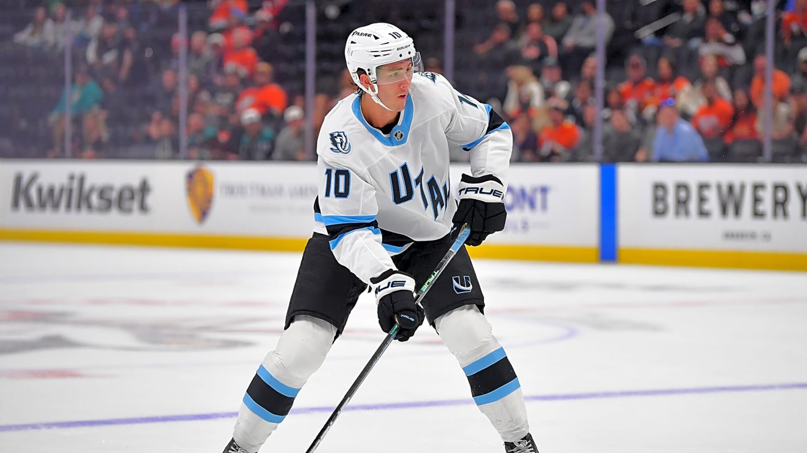 Mammoth recall Maveric Lamoureux, reassign Kevin Rooney