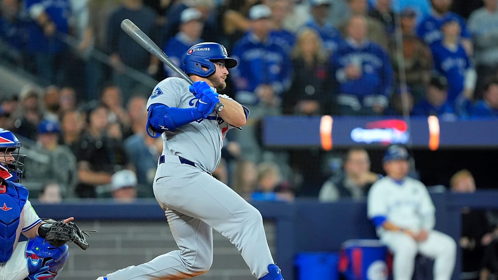 Dodgers ink veteran slugger to $10 million contract extension