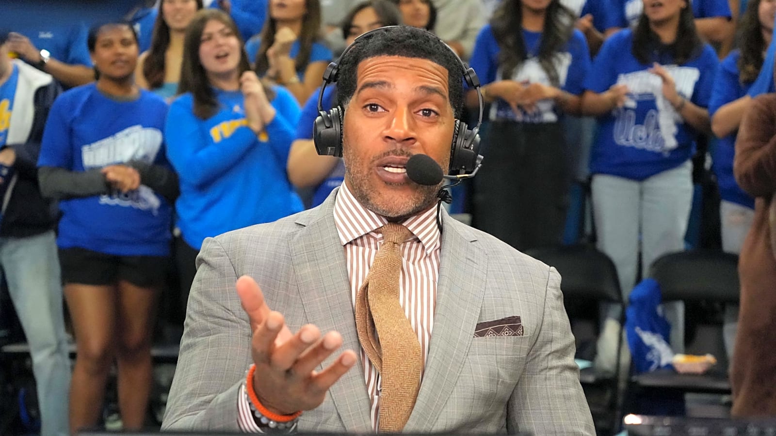 'Michael Jordan Was Making $2.6 Million': Jim Jackson Astonished At Making $400,000 More Than MJ Early In His Career