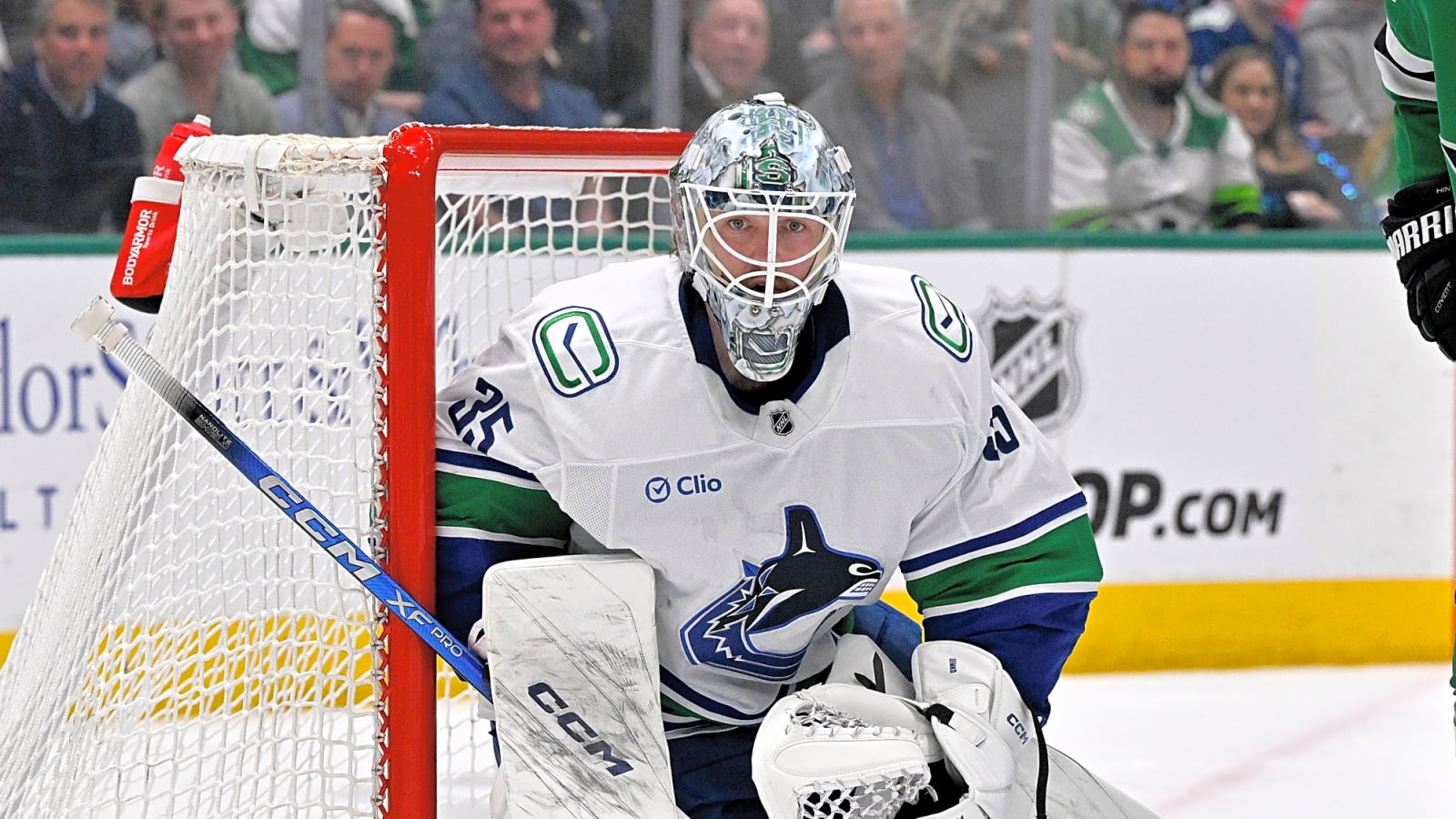 Oilers Eyeing Goalie Trade Splash for Former Vezina Nominee