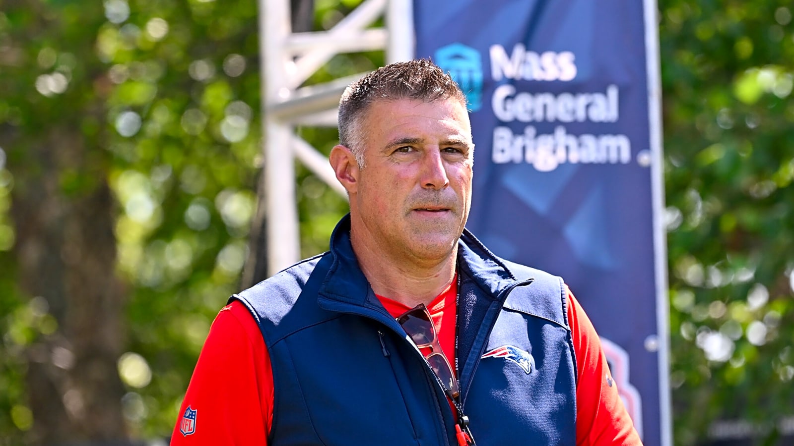 Head Coach Mike Vrabel Turns Down Volume on the Lofty Expectations From the Patriots