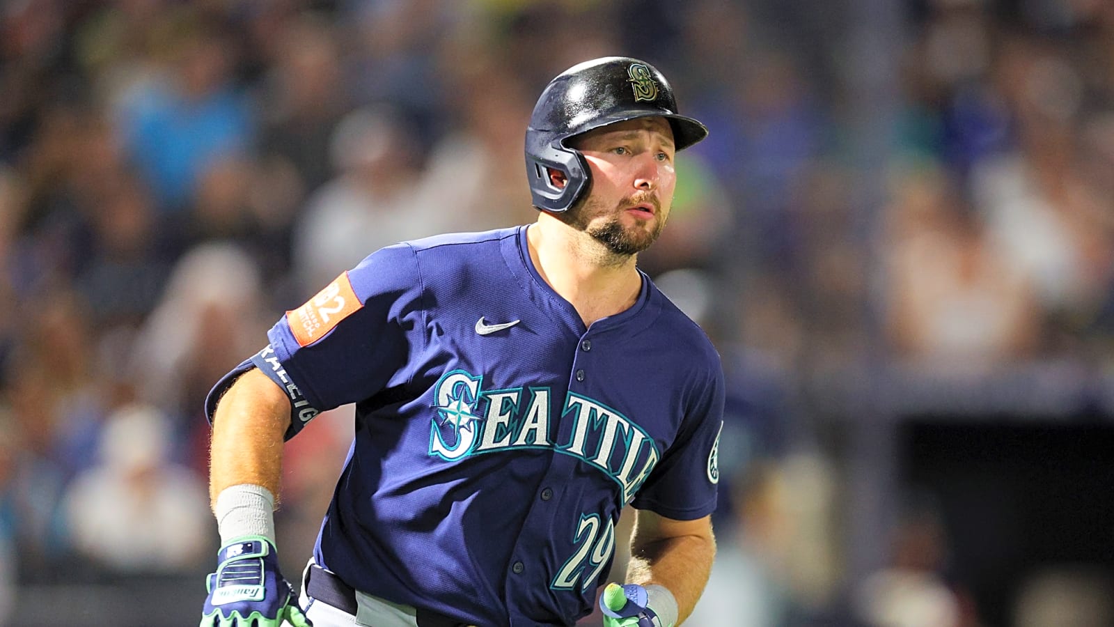 Raleigh Ties Mantle’s HR Mark as Mariners Sweep Angels, Seize AL West Lead