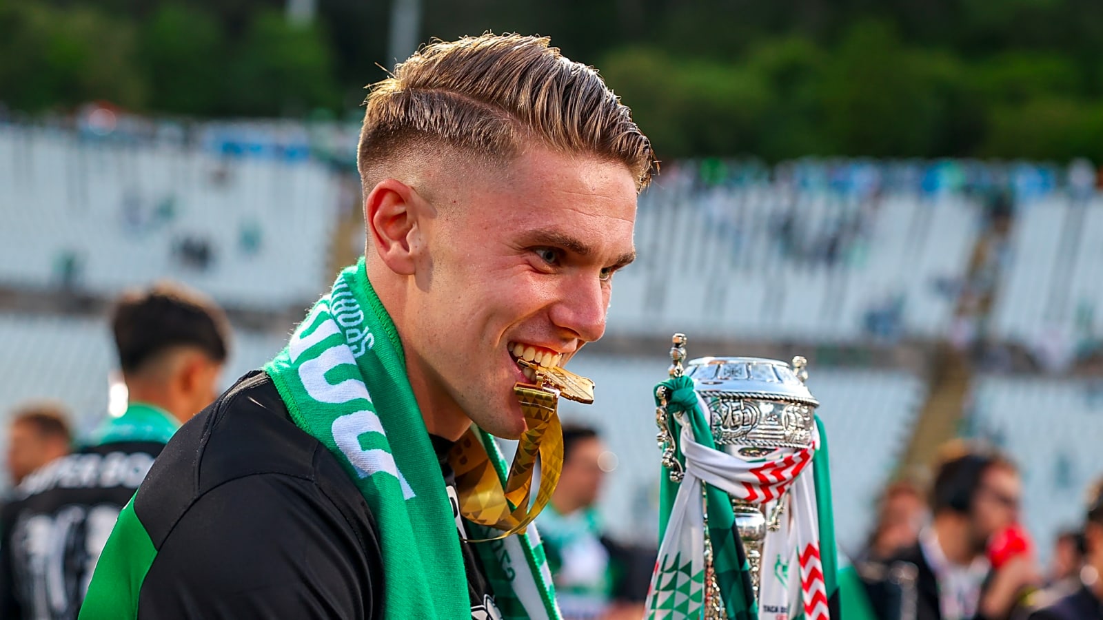 Fabrizio Romano: Manchester Utd and Arsenal chase prolific star amidst ongoing standoff