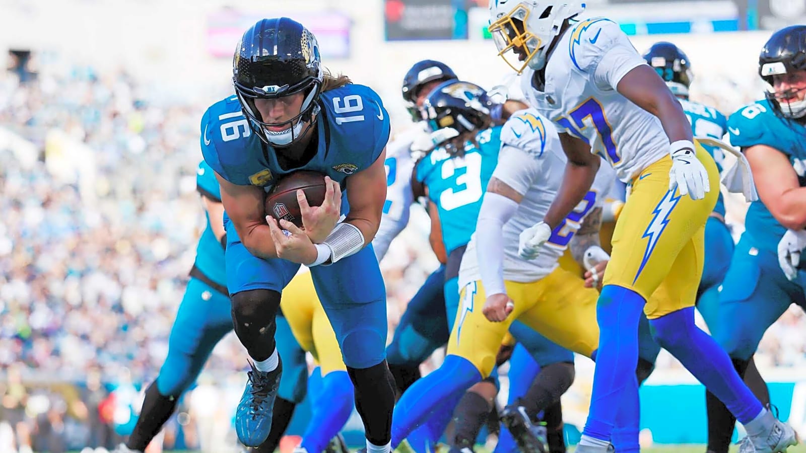 Jaguars dominate Chargers, 35-6