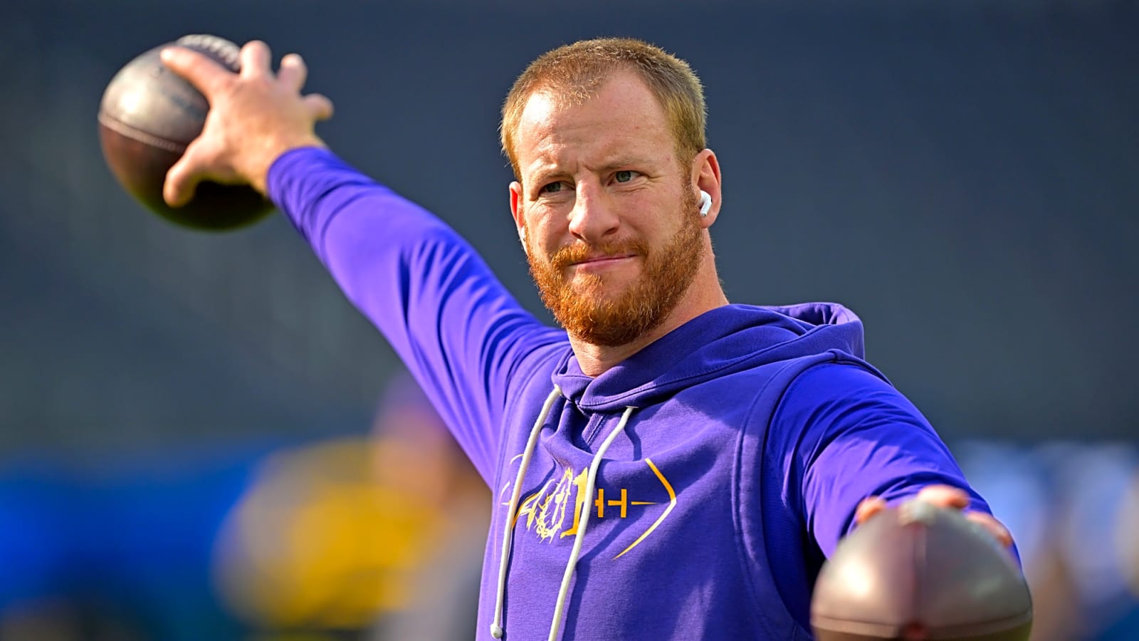 Vikings Bring Back QB Carson Wentz