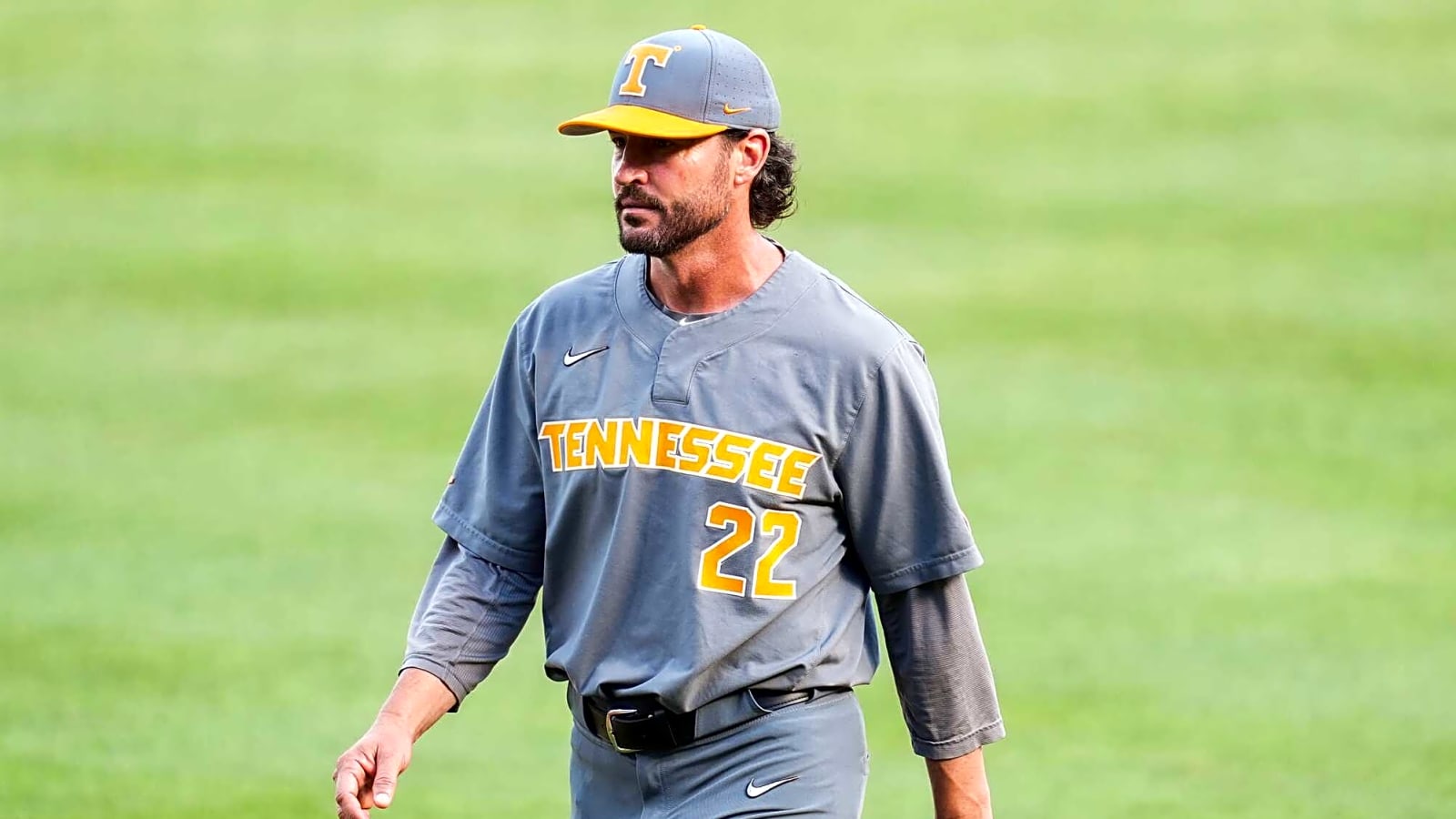 Tennessee Vols head coach Tony Vitello sends strong message to negative fans on social media