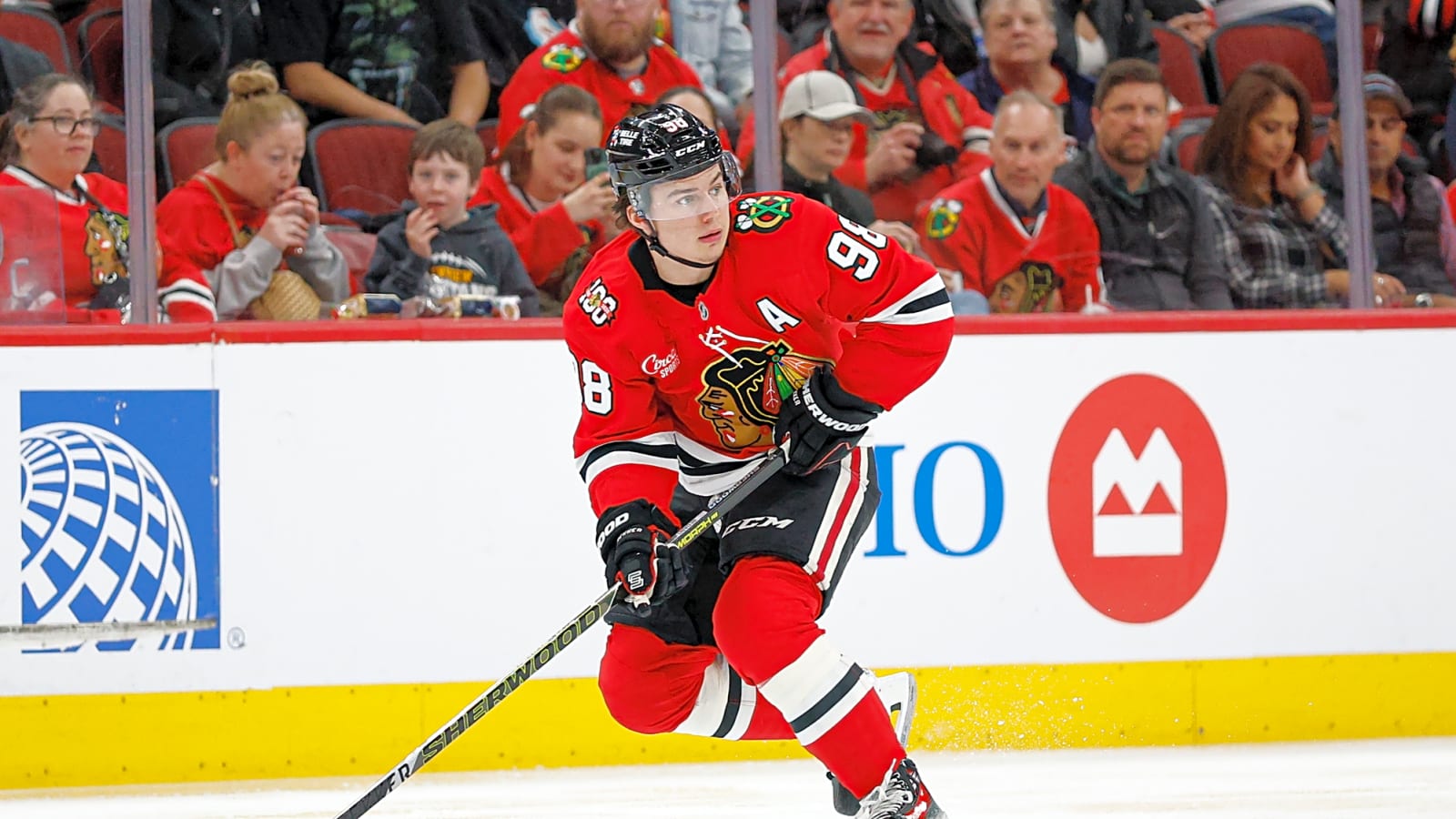 Bedard and ‘The Fan’ Talk Their Altercation During Blackhawks OT Win