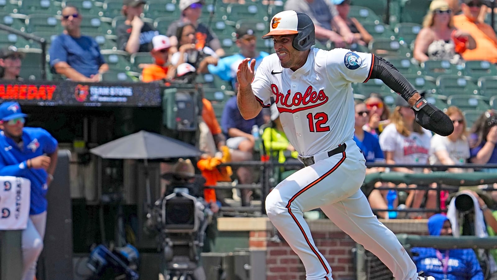 Mets interested in acquiring veteran outfielder