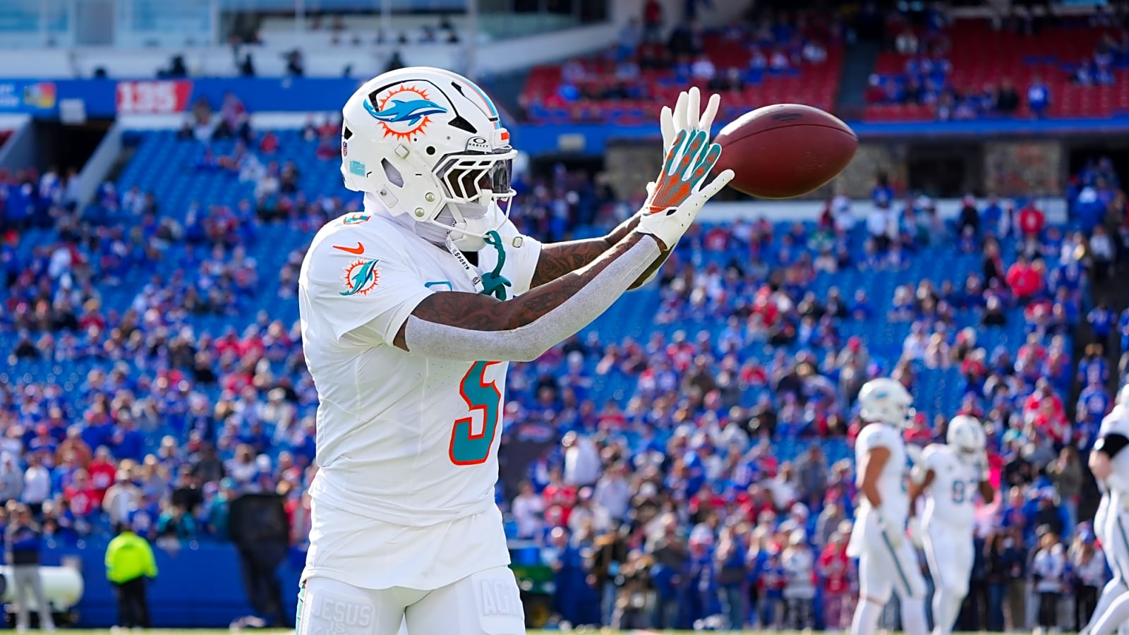 Jalen Ramsey Trade Not Imminent; Tyreek Hill Wants Him To Stay
