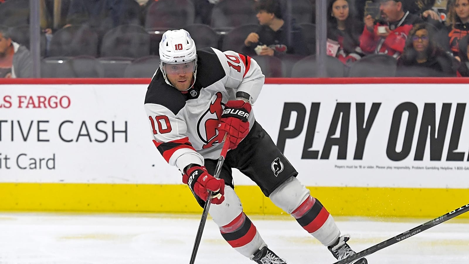 Daniel Sprong Signs Overseas
