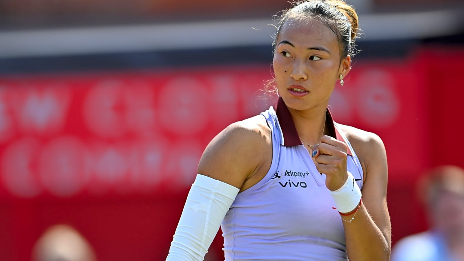 WTA Rankings Update: Zheng Qinwen climbs to career-high; Iga Swiatek and Mirra Andreeva lose ground