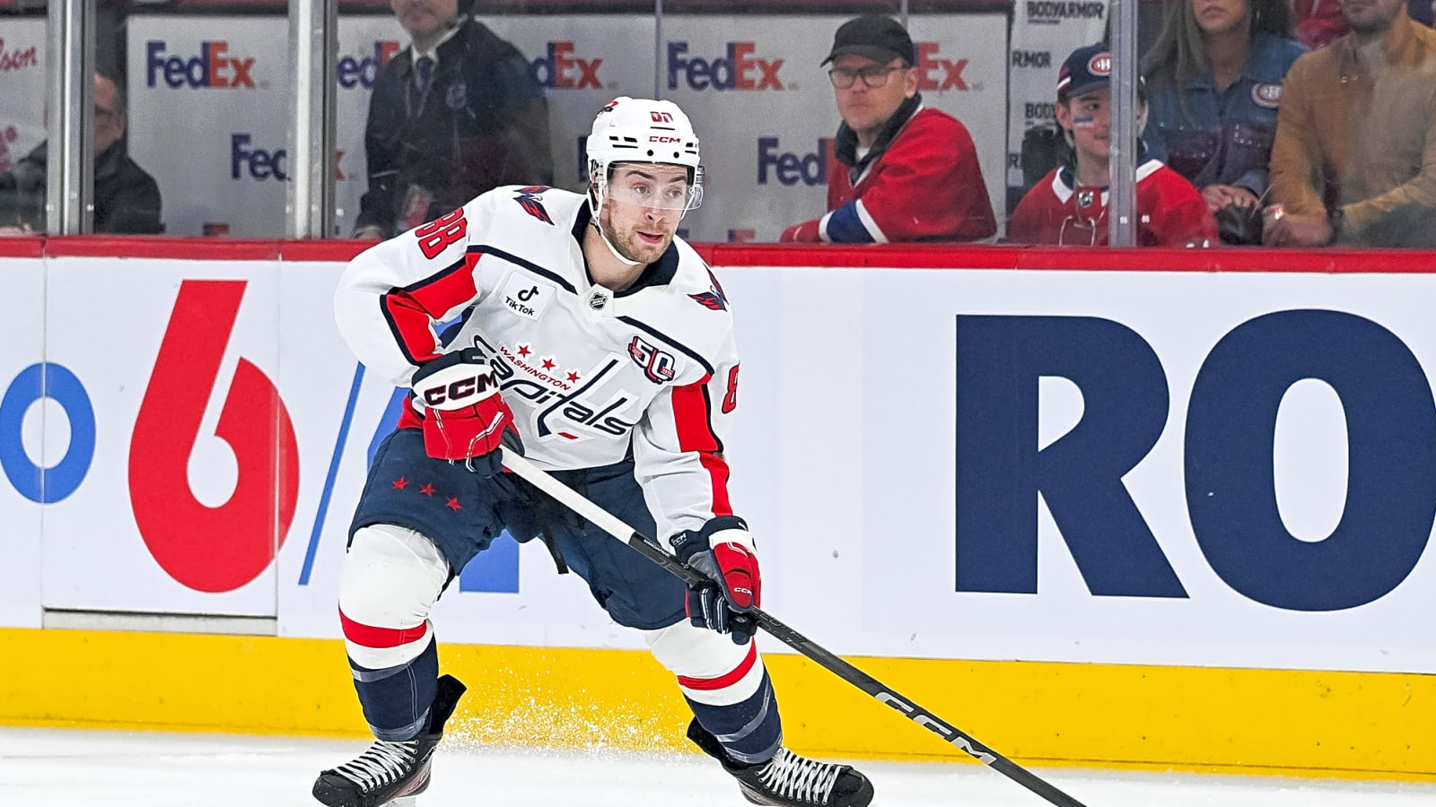 Former 35-Goal Scorer Drawing Serious Interest From Jets and Oilers, per NHL Insider