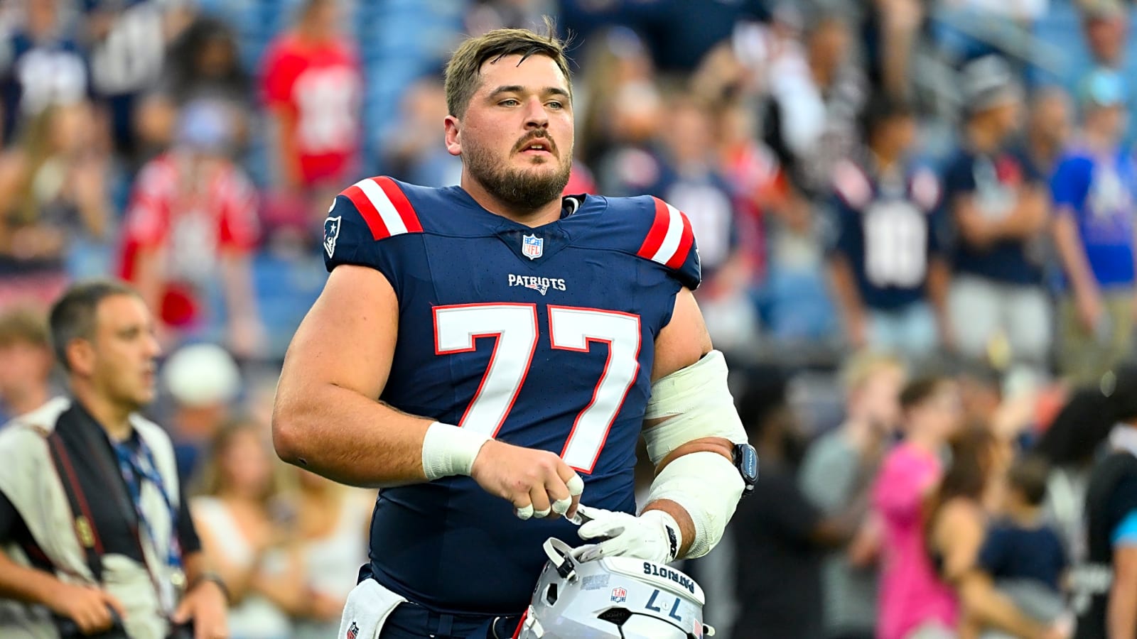 Patriots Signed Six Players
