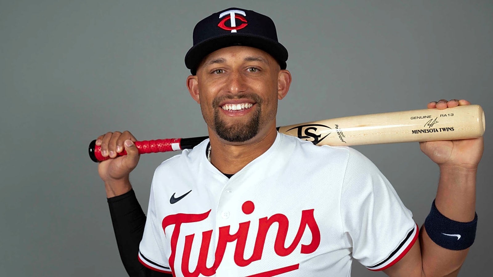 Twins' Lewis gives injury update: 'Really close' to return