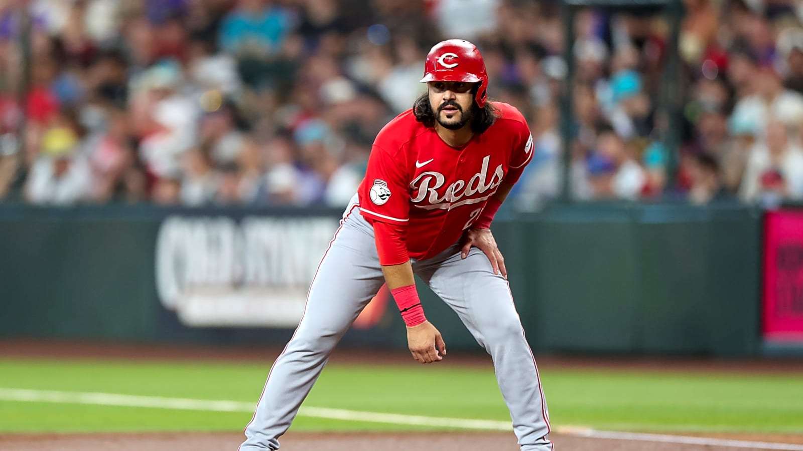 Reds make surprising decision on fan favorite