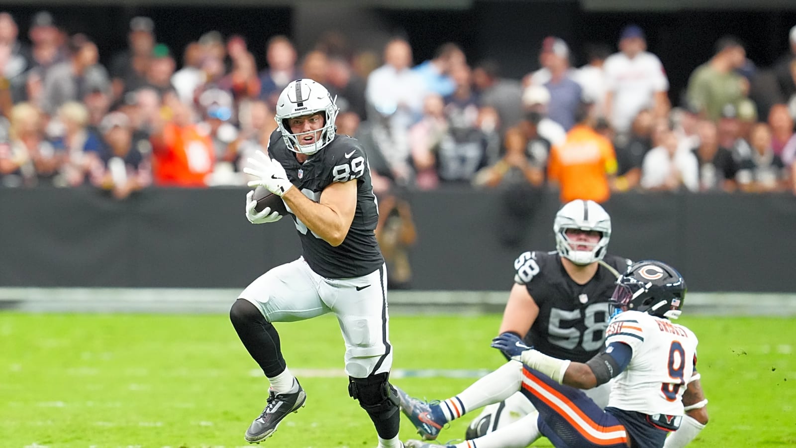 Raiders TE Brock Bowers Week-To-Week With Knee Injury
