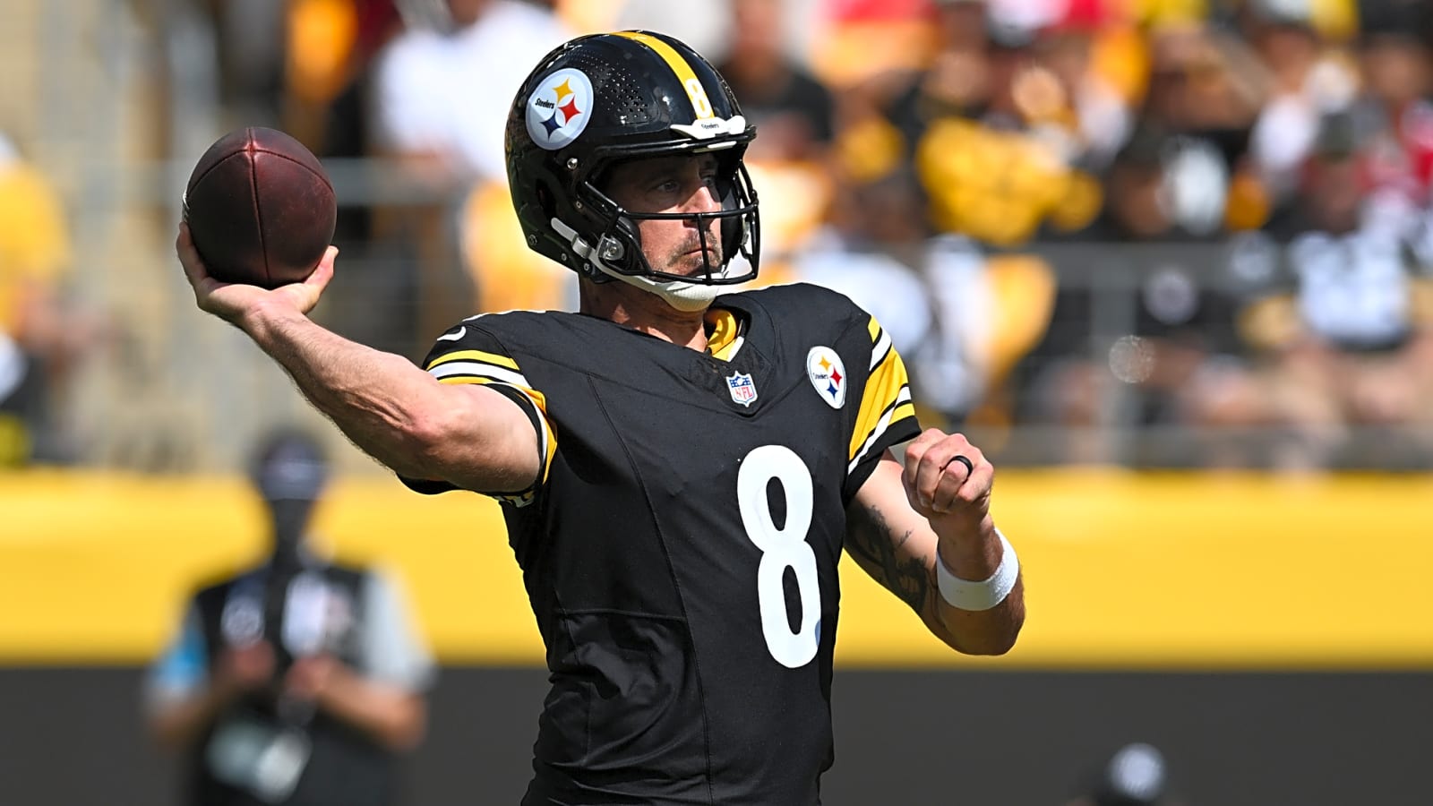 Rodgers criticizes referees after ugly performance in Week 1