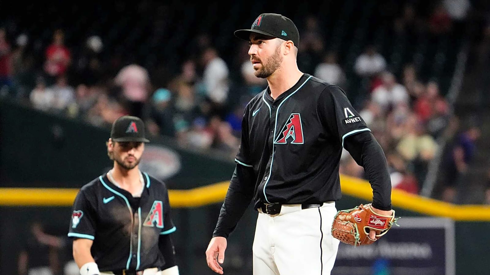 Diamondbacks extend save record in win against Phillies