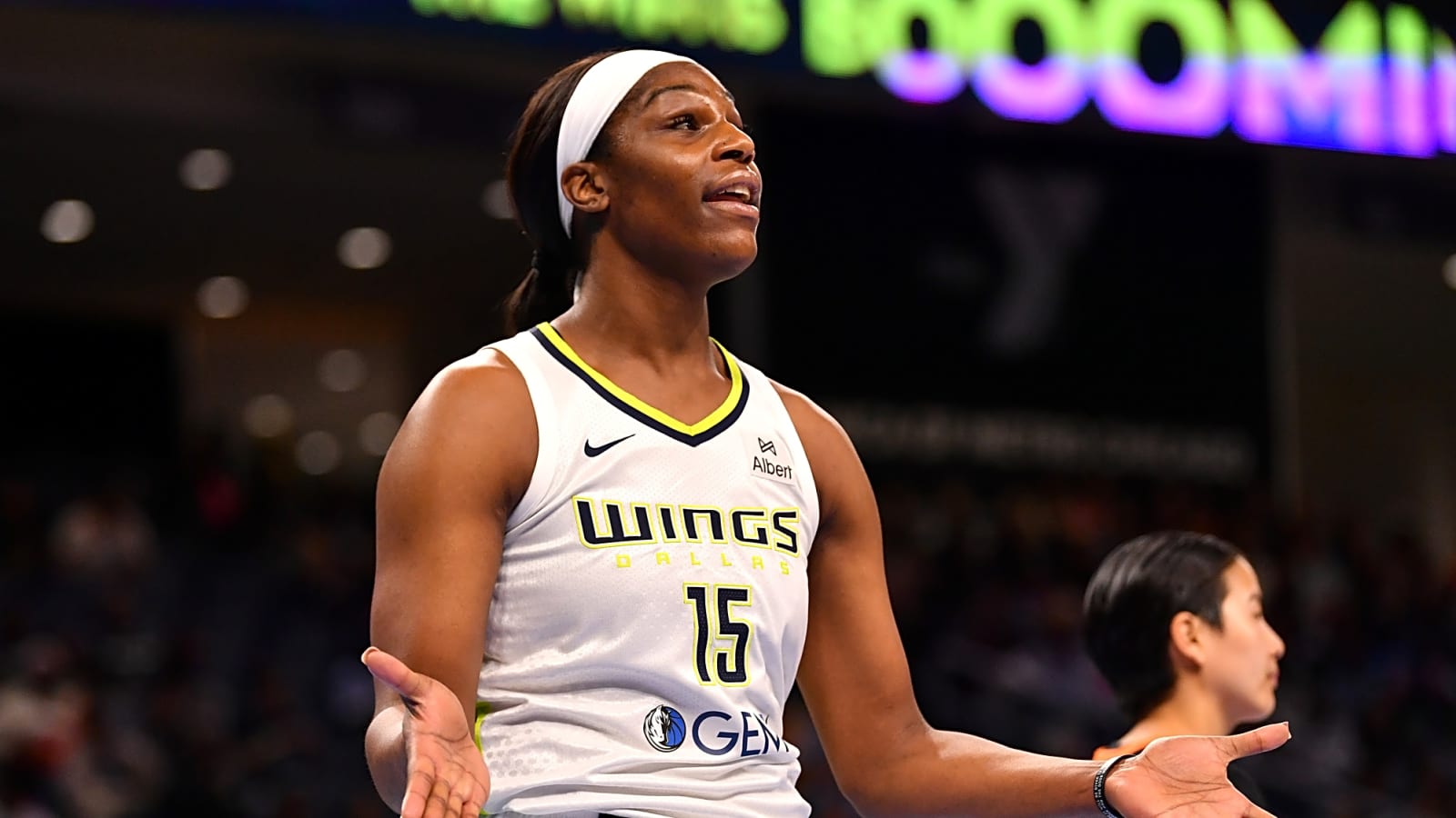 Dallas Wings Set Luisa Geiselsöder and Teaira McCowan to Active After EuroBasket