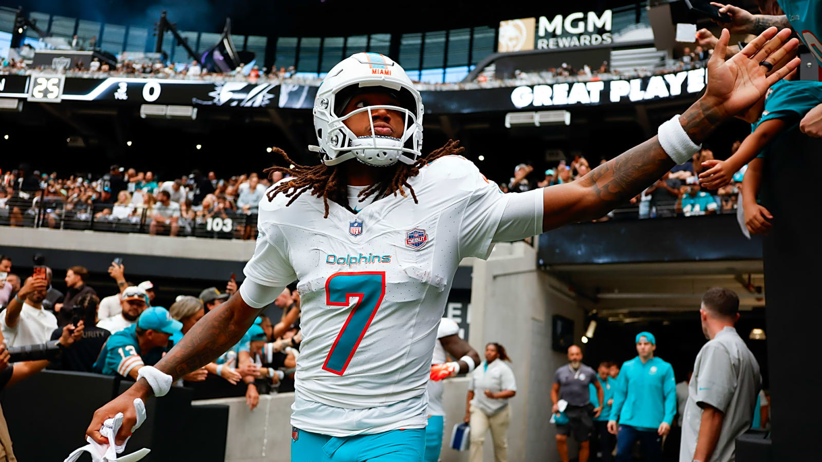 Dolphins’ WR1 Still Sidelined as Caleb Douglas Misses Practice