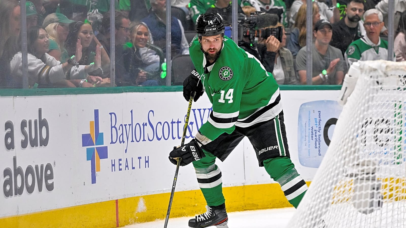 Stars’ Jamie Benn to undergo surgery for collapsed lung