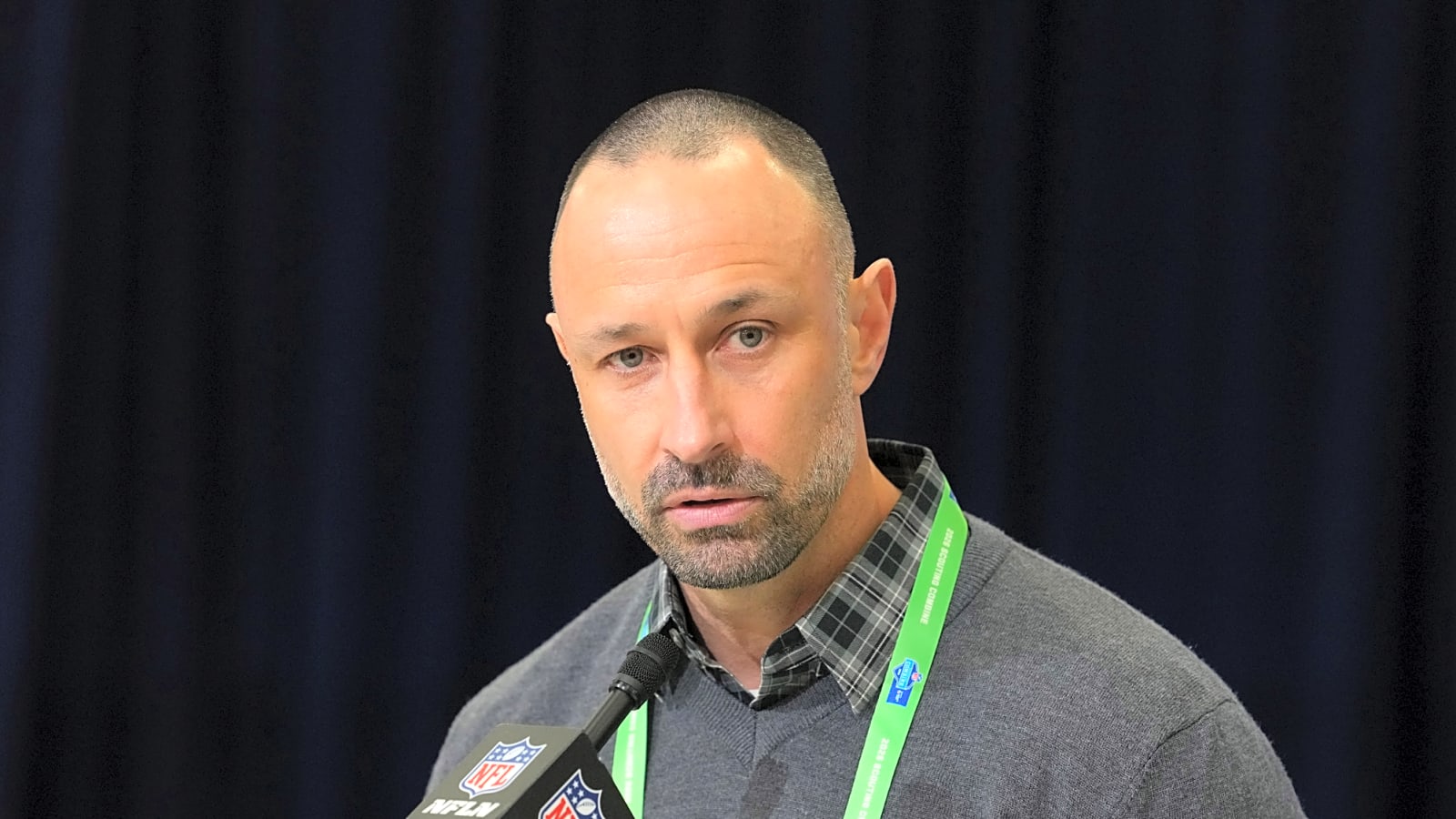 Rival executives rip Dolphins for hanging Malik Willis out to dry