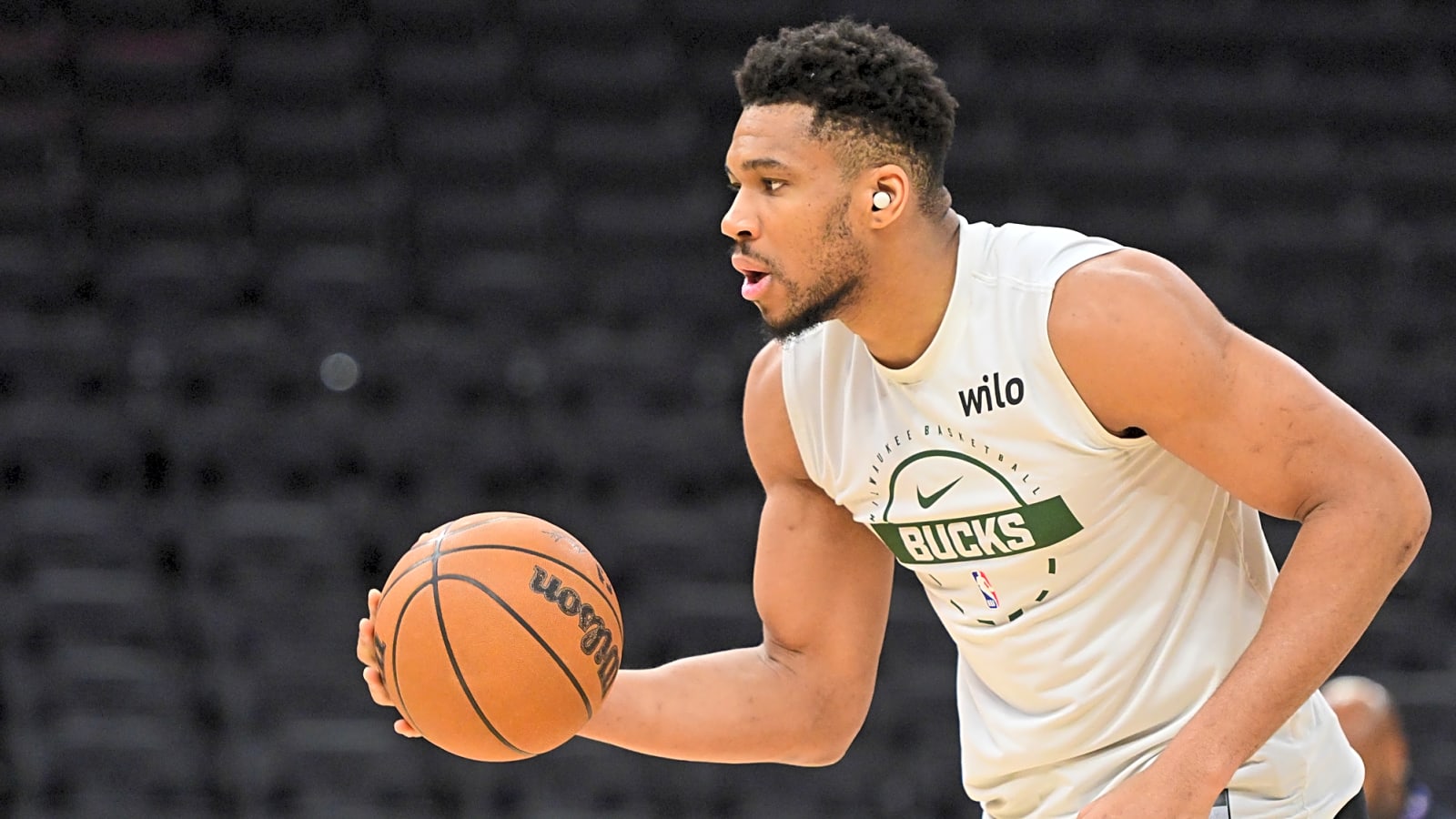 Report: Milwaukee Bucks Want Giannis Antetokounmpo To Shut It Down — But He Refuses