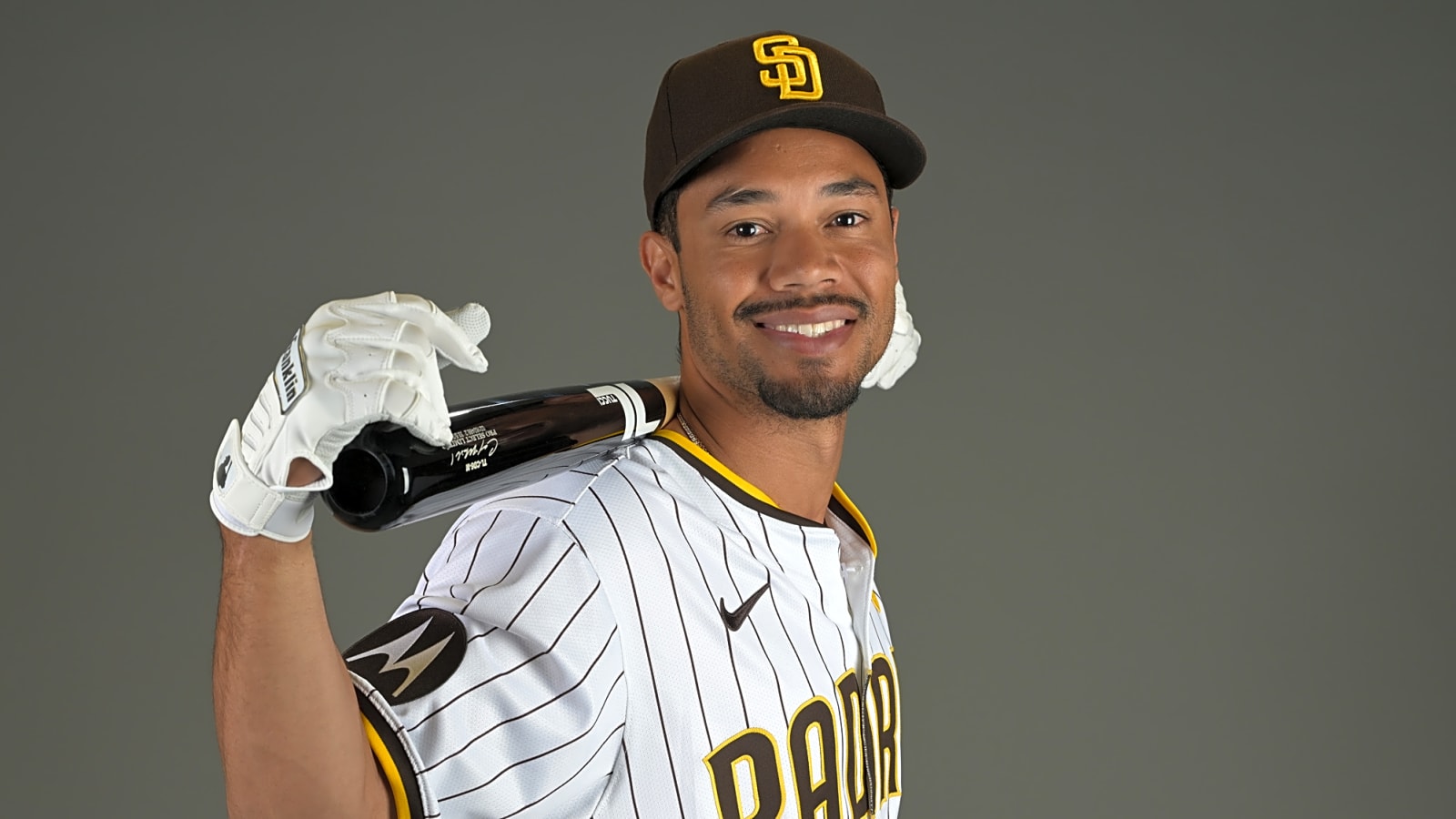 Giants Release Calvin Mitchell