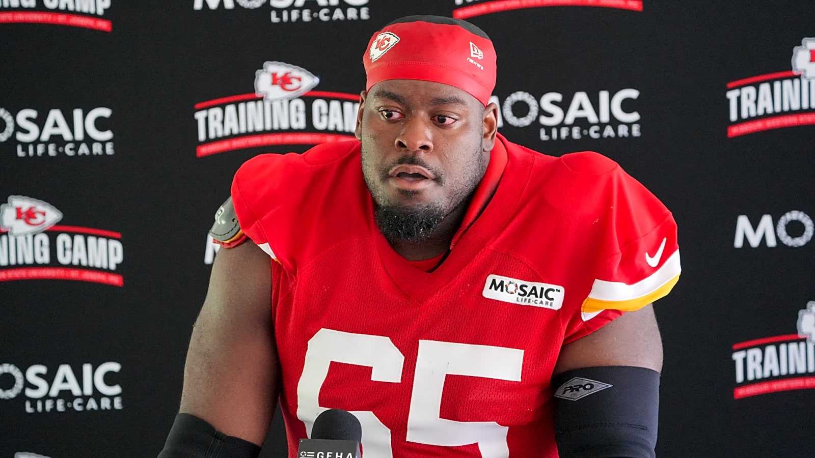 Chiefs Restructure G Trey Smith’s Deal