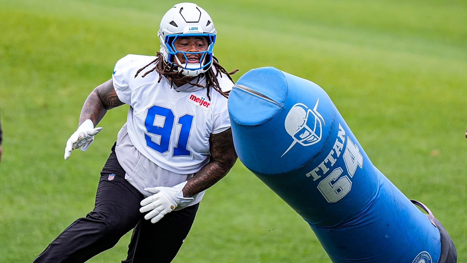 NFC Notes: Tyleik Williams, Kyron Drones, Lions, Packers, Vikings