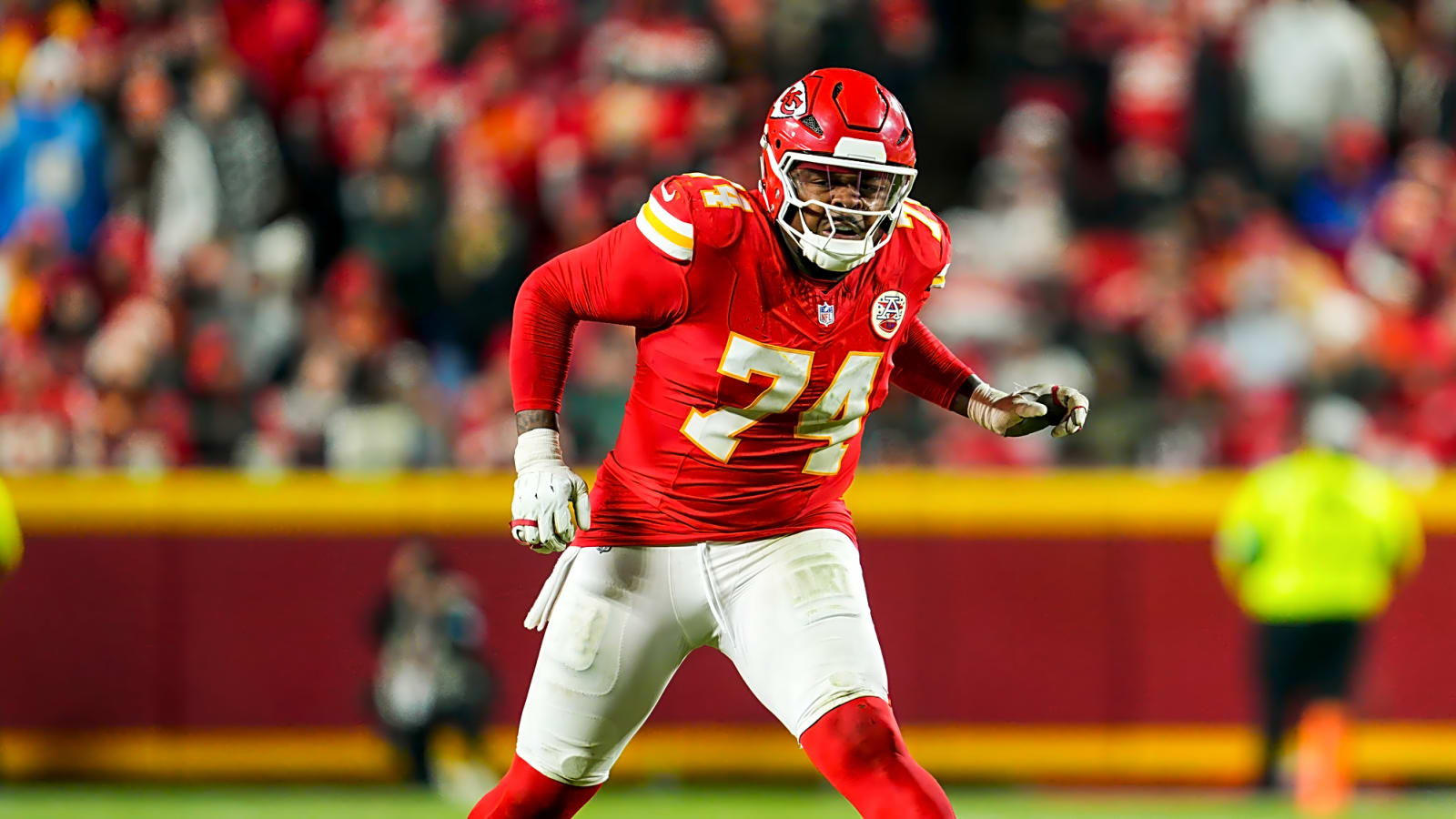 Chiefs Could Bench RT Jawaan Taylor?