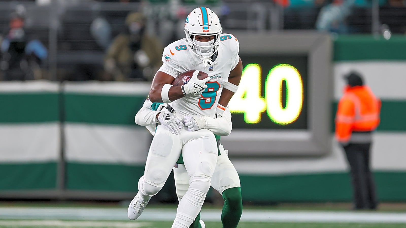 Steelers&#39; Jonnu Smith Expected To Play Essential Role In 2025: 'Swiss Army Knife Type Of Weapon'