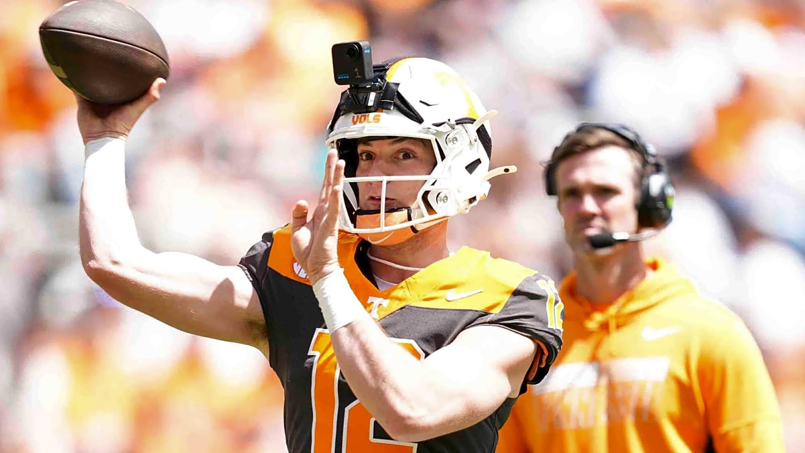 Key Tennessee Vols player appears to have a quarterback preference for the 2025 season