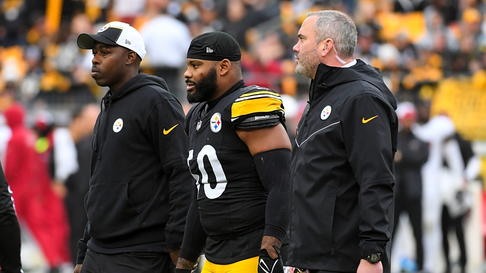 Steelers Release LB Elandon Roberts