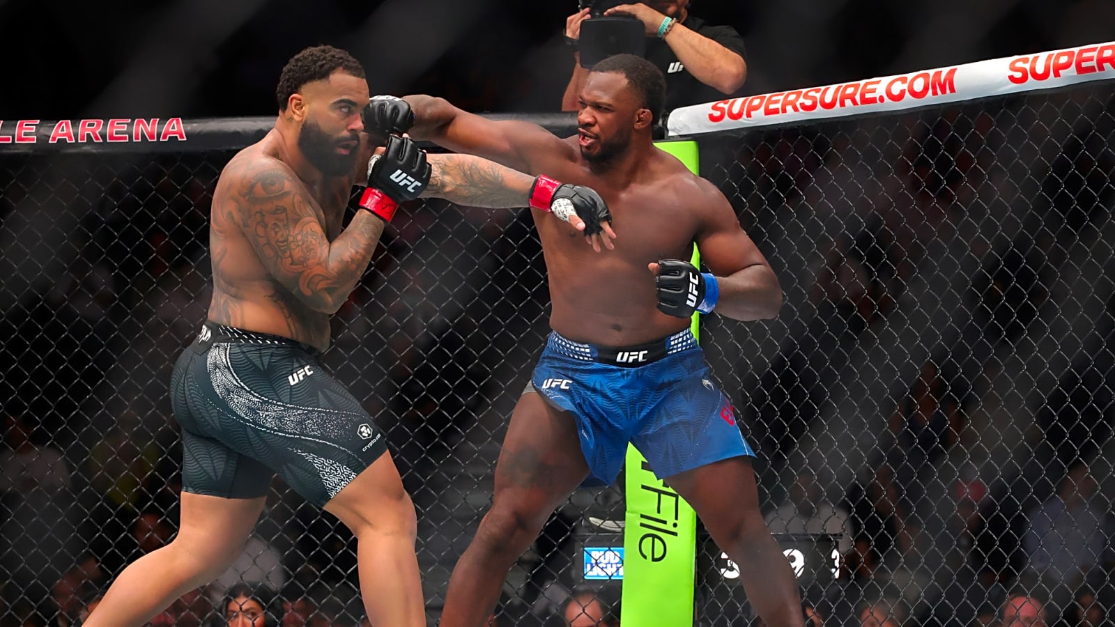Steveson Stopped In 12 Seconds At UFC 331