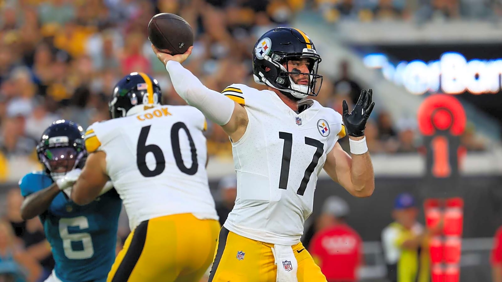 Steelers QB Skylar Thompson was reportedly jumped and robbed in Dublin