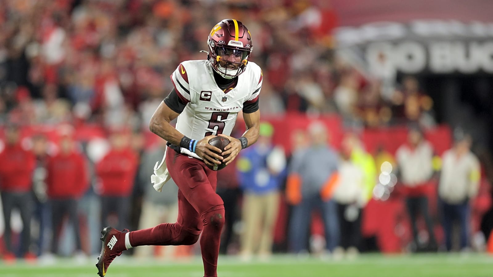 Early QB Draft Strategy Explained: Top Fantasy Football Targets for 2025