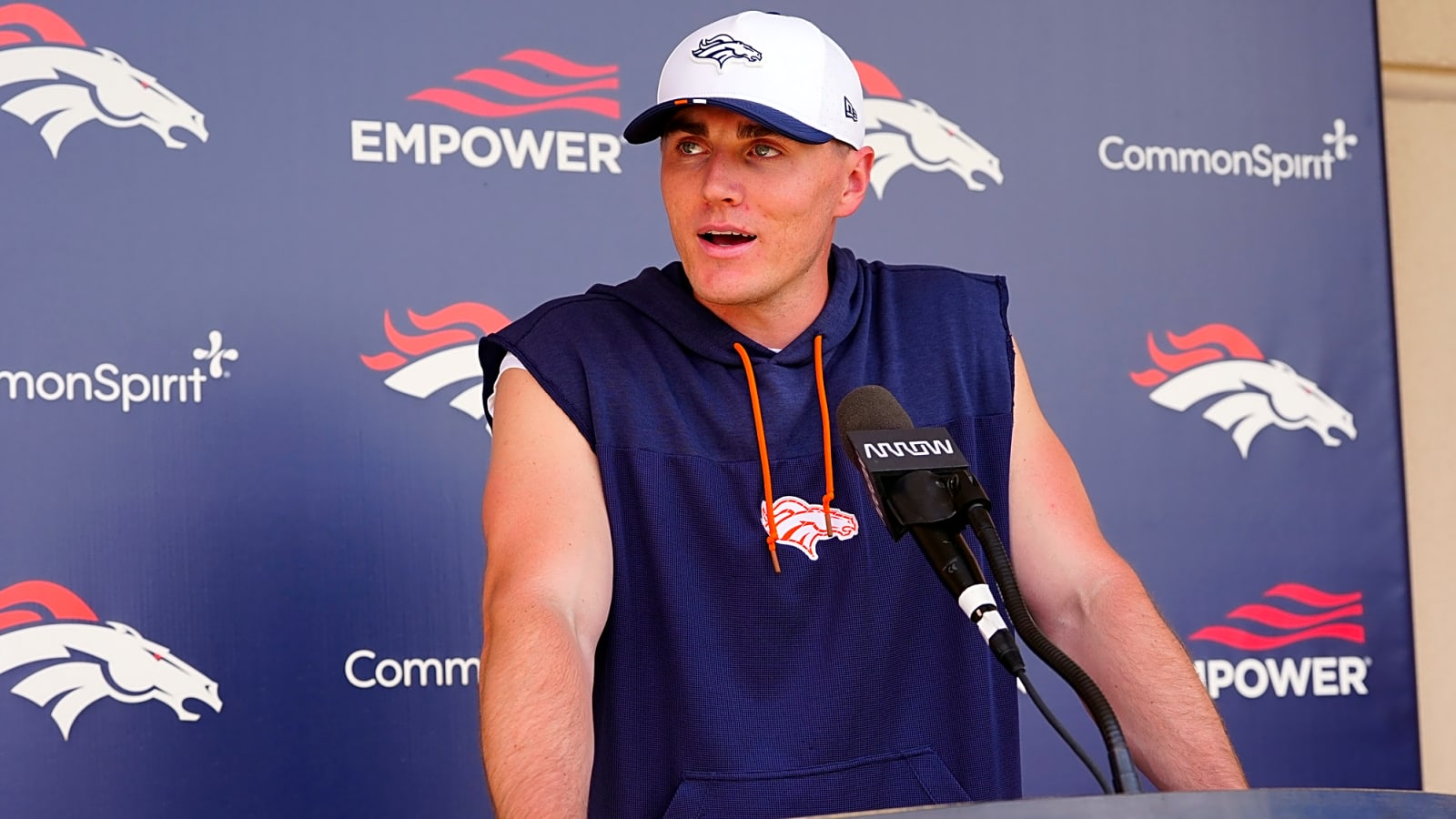Bo Nix should quit the tough-guy act after practice scuffle