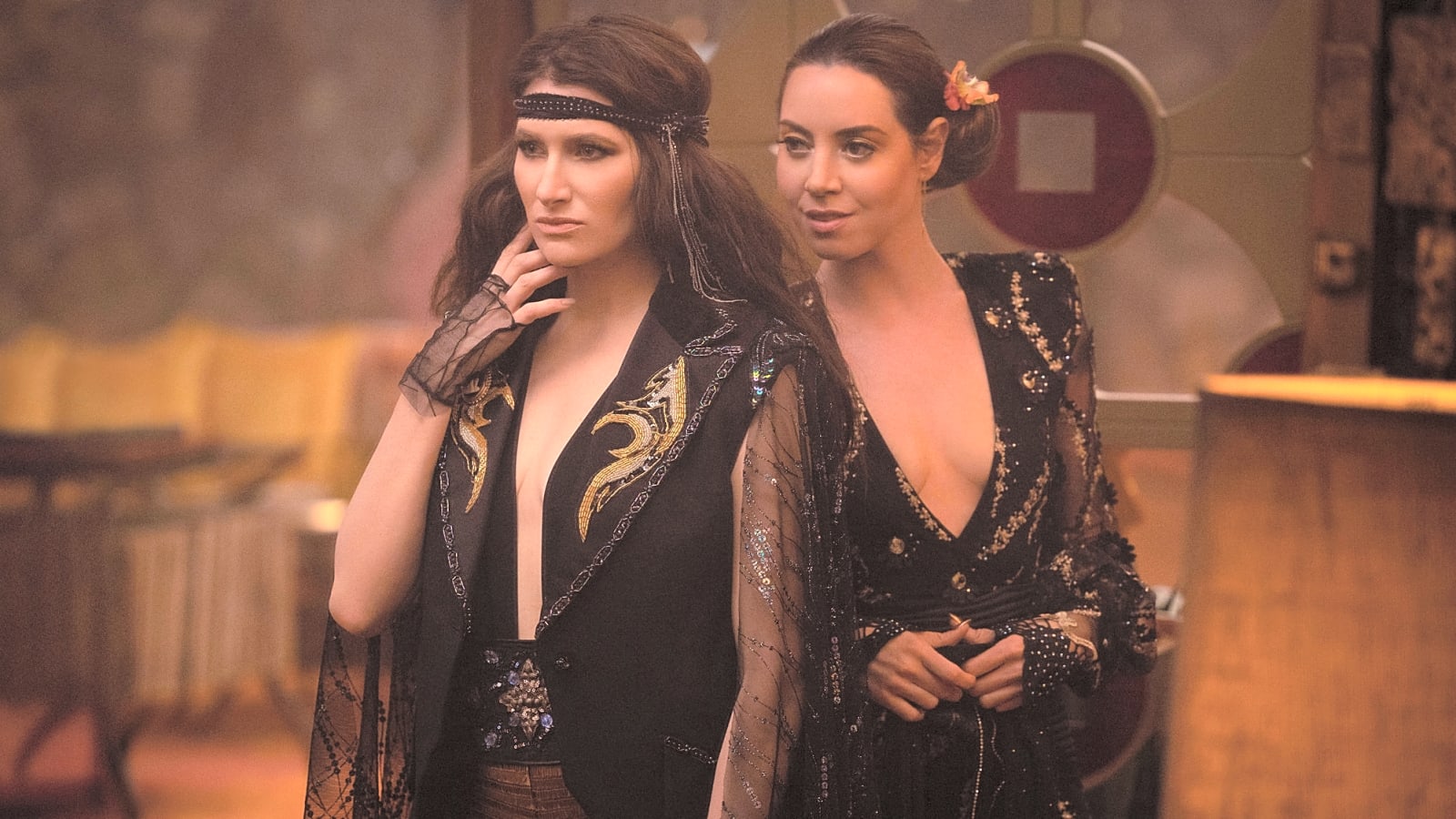 Kathryn Hahn calls &#39;Agatha All Along&#39; co-star Aubrey Plaza one of her "favorite actors on the planet"